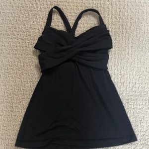 Lululemon workout top size 4